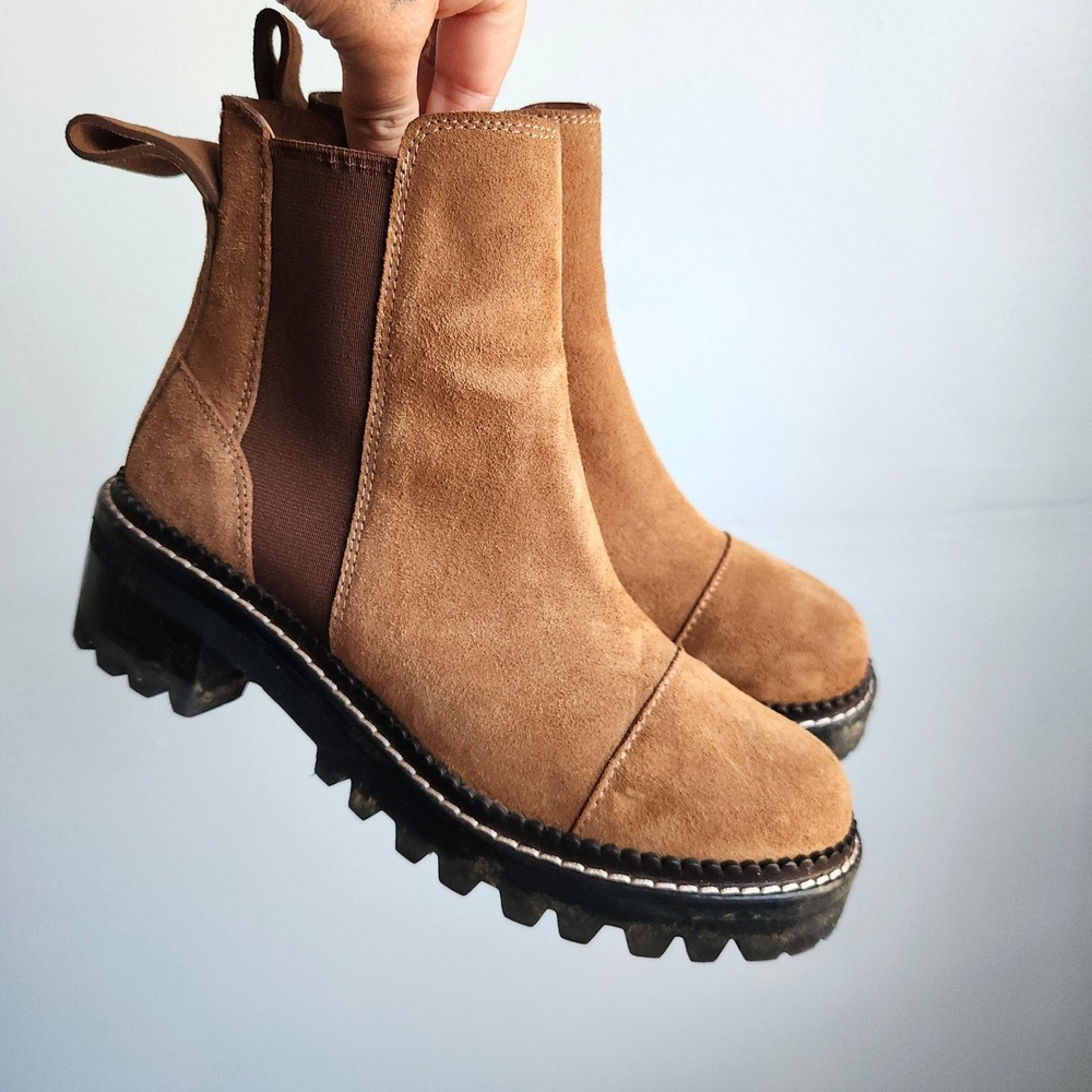 See by Chloe Tan Suede Chelsea Ankle Boots Lug Sole Cap Toe Womens 36 / US 6